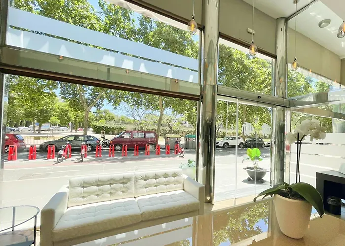 Sm Teatre Auditori מלון 3*