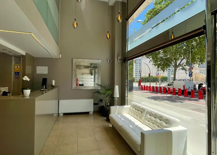 מלון Sm Teatre Auditori 3*